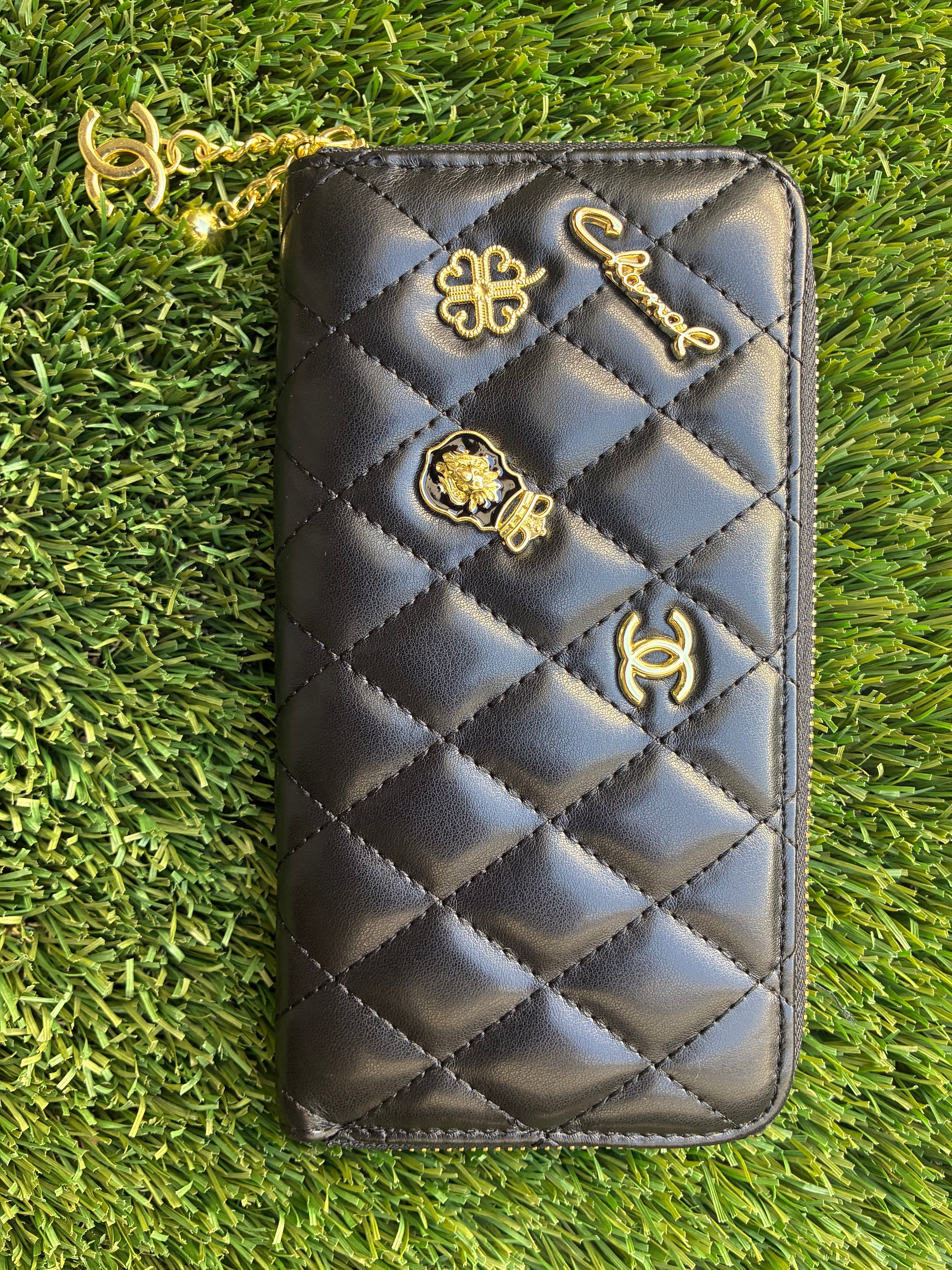CHANEL Quilted Wallet(black)