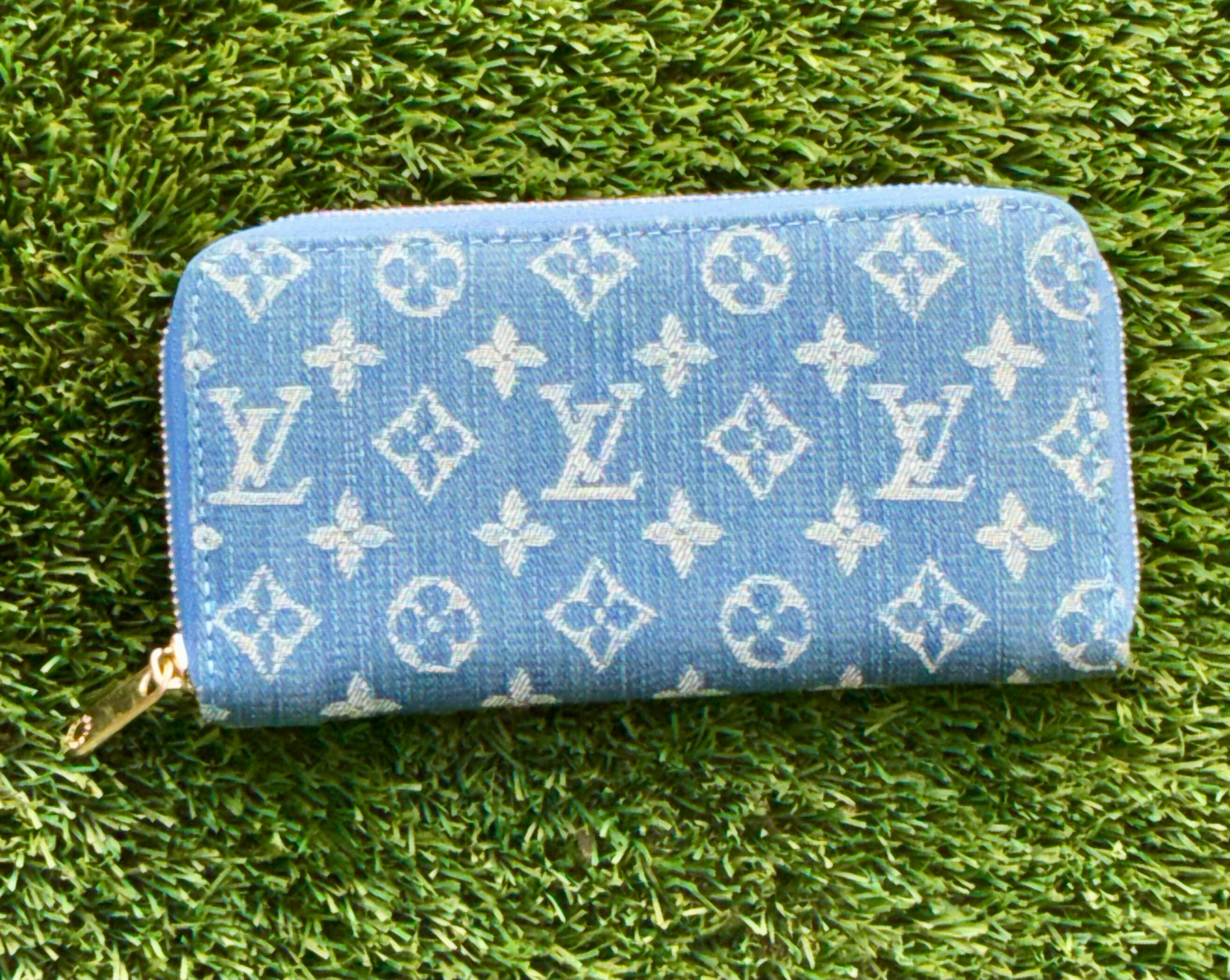 Louis Vuitton Wallet (blue denim)